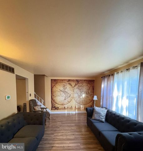 118 W COLLINS CT, Blackwood, NJ 08012