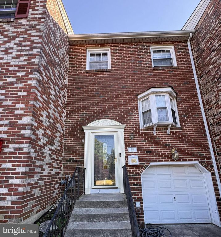 118 W COLLINS CT, Blackwood, NJ 08012