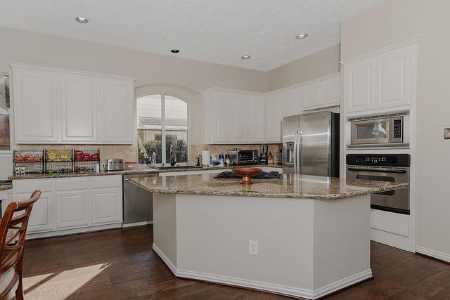 50 N Lansdowne Circle, The Woodlands, TX 77382