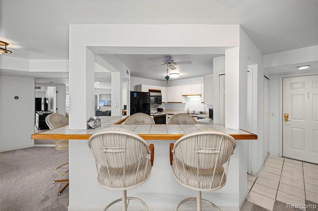 3565 Port Cove Drive 69, Waterford, MI 48328