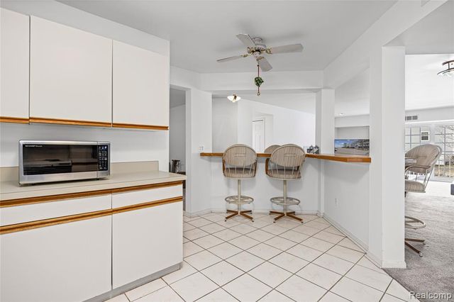 3565 Port Cove Drive 69, Waterford, MI 48328