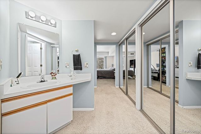 3565 Port Cove Drive 69, Waterford, MI 48328