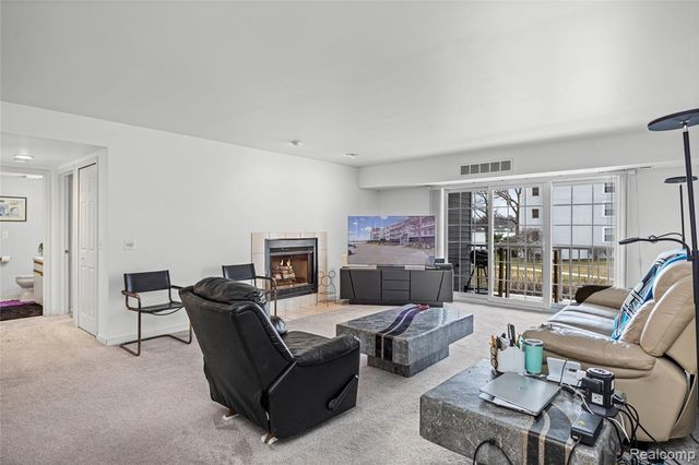 3565 Port Cove Drive 69, Waterford, MI 48328