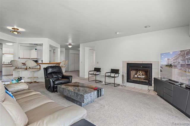 3565 Port Cove Drive 69, Waterford, MI 48328
