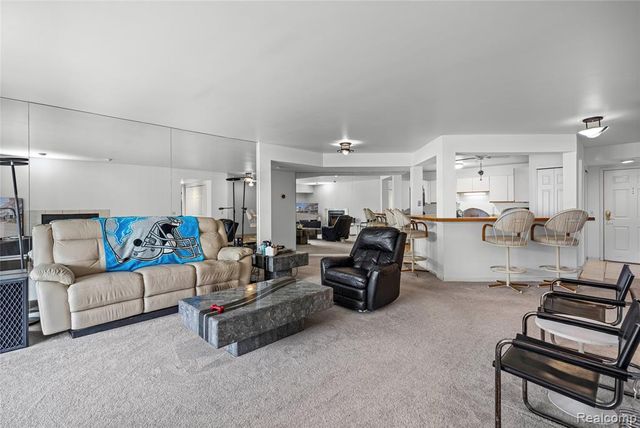 3565 Port Cove Drive 69, Waterford, MI 48328