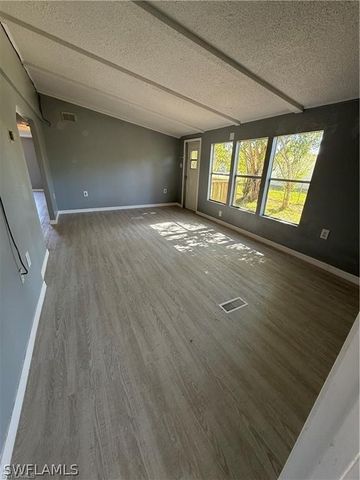 21 Ocho Rios, Naples, FL 34114