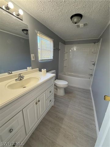 21 Ocho Rios, Naples, FL 34114