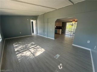 21 Ocho Rios, Naples, FL 34114