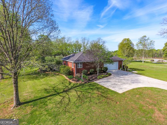 2117 W Grantville Road, Grantville, GA 30220