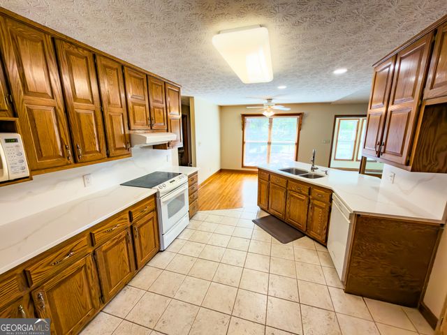 2117 W Grantville Road, Grantville, GA 30220