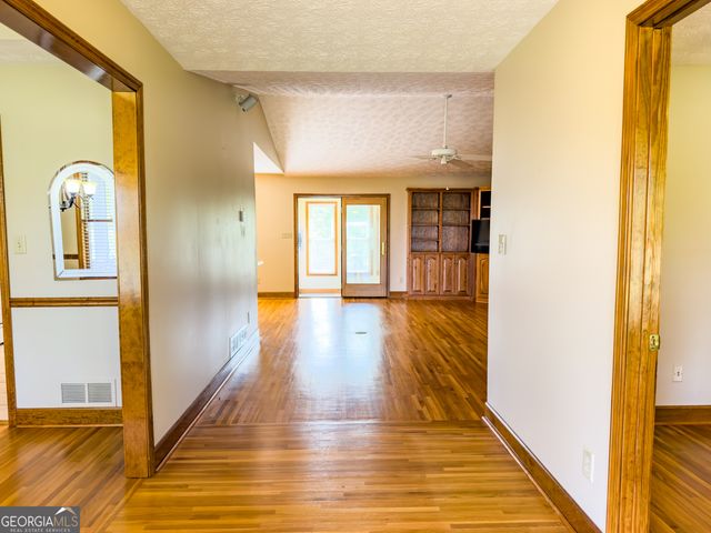 2117 W Grantville Road, Grantville, GA 30220