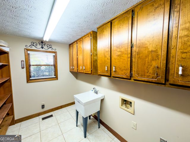 2117 W Grantville Road, Grantville, GA 30220