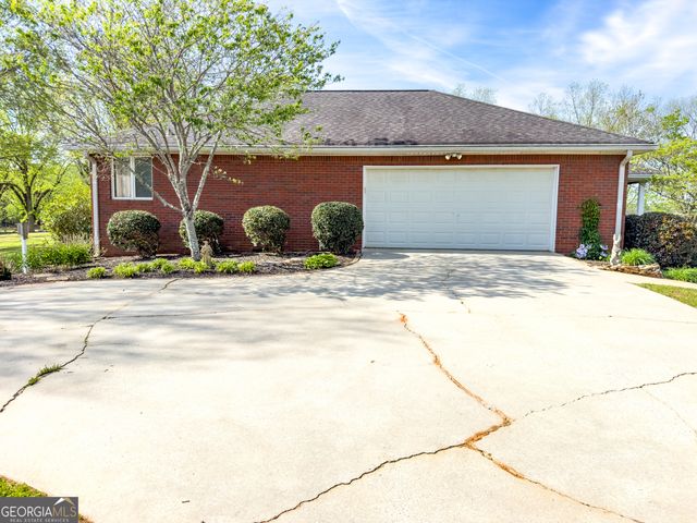 2117 W Grantville Road, Grantville, GA 30220