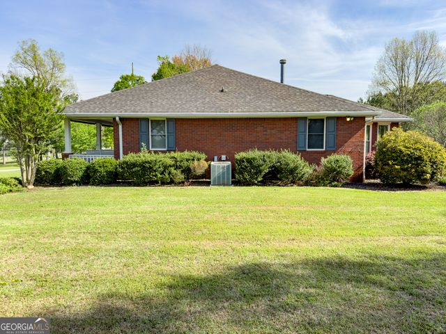 2117 W Grantville Road, Grantville, GA 30220