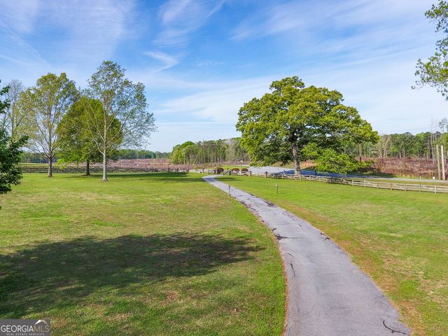 2117 W Grantville Road, Grantville, GA 30220