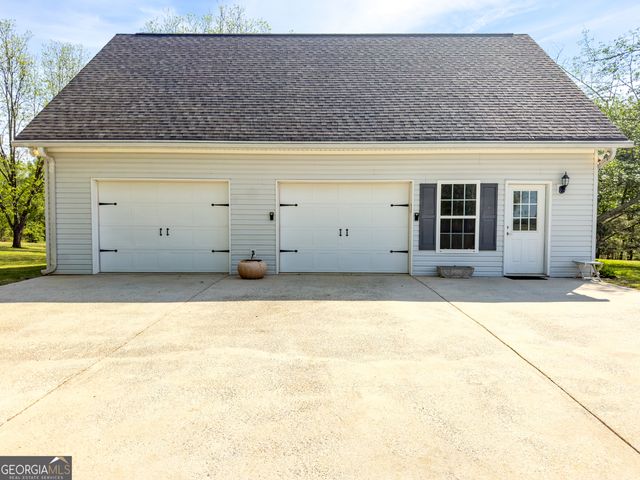2117 W Grantville Road, Grantville, GA 30220
