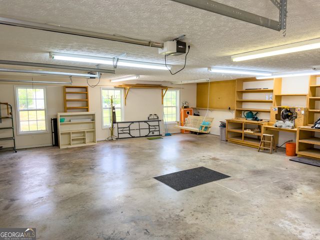 2117 W Grantville Road, Grantville, GA 30220