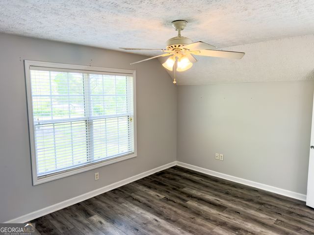 2117 W Grantville Road, Grantville, GA 30220