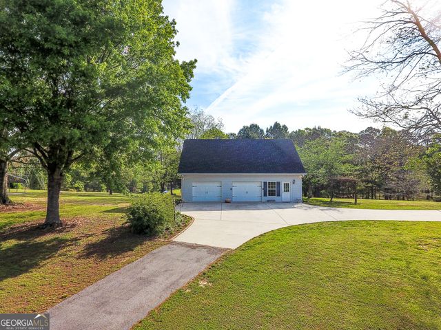 2117 W Grantville Road, Grantville, GA 30220