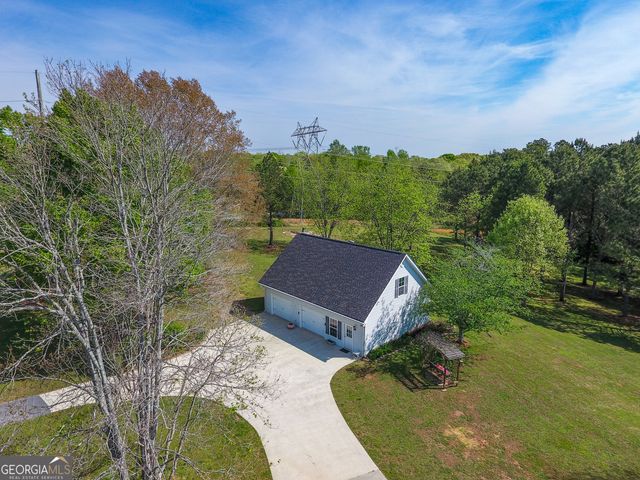 2117 W Grantville Road, Grantville, GA 30220