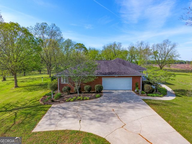 2117 W Grantville Road, Grantville, GA 30220