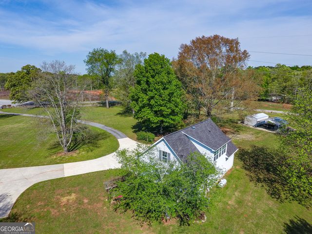 2117 W Grantville Road, Grantville, GA 30220