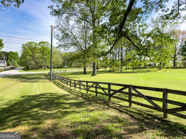 2117 W Grantville Road, Grantville, GA 30220