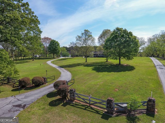 2117 W Grantville Road, Grantville, GA 30220