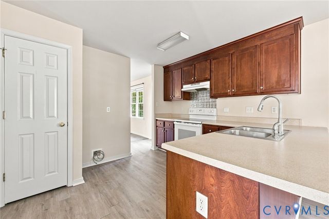 15718 Pypers Pointe Dr, Chesterfield, VA 23838