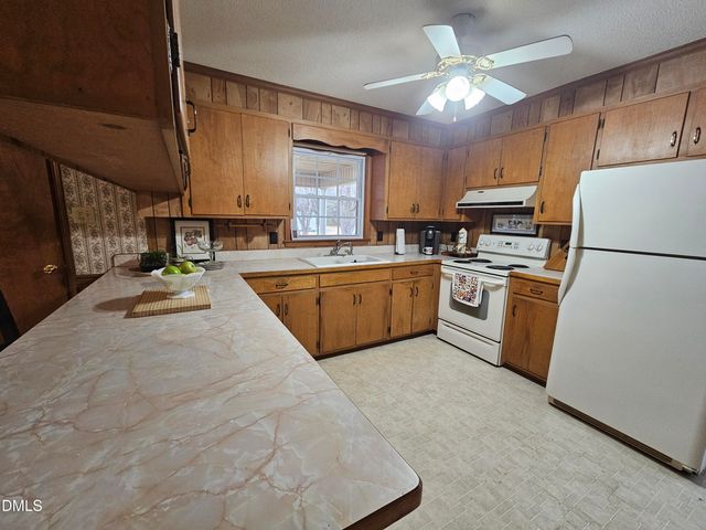 4214 Bellemont Mount Hermon Road, Burlington, NC 27215