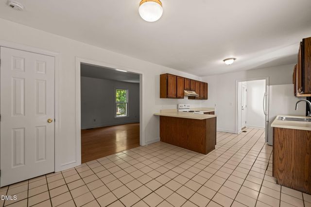 704 E Maple Lane, Fuquay Varina, NC 27526