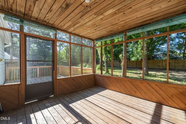 704 E Maple Lane, Fuquay Varina, NC 27526