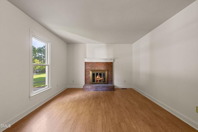 704 E Maple Lane, Fuquay Varina, NC 27526