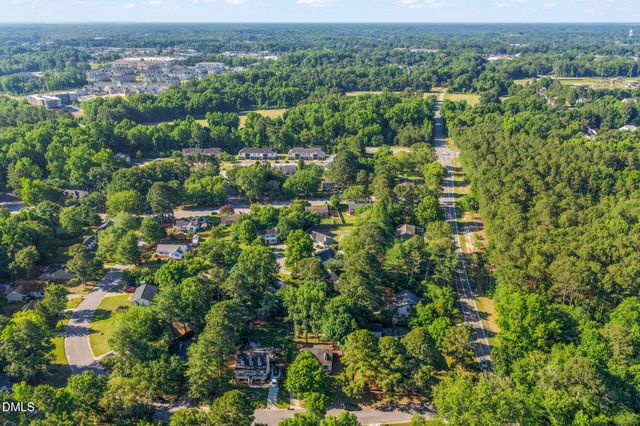 704 E Maple Lane, Fuquay Varina, NC 27526