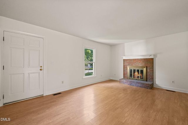 704 E Maple Lane, Fuquay Varina, NC 27526