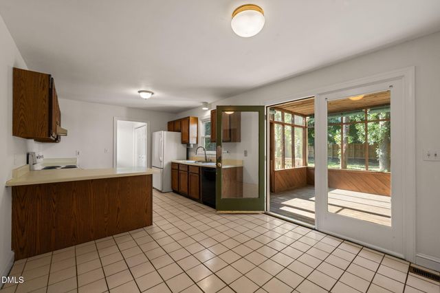 704 E Maple Lane, Fuquay Varina, NC 27526