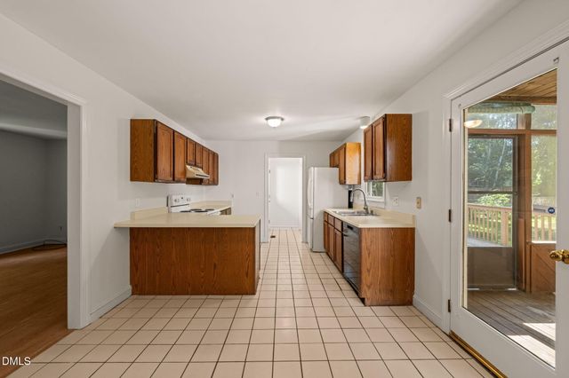 704 E Maple Lane, Fuquay Varina, NC 27526