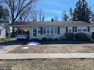 16 THEODORE AVE, Middletown, PA 17057