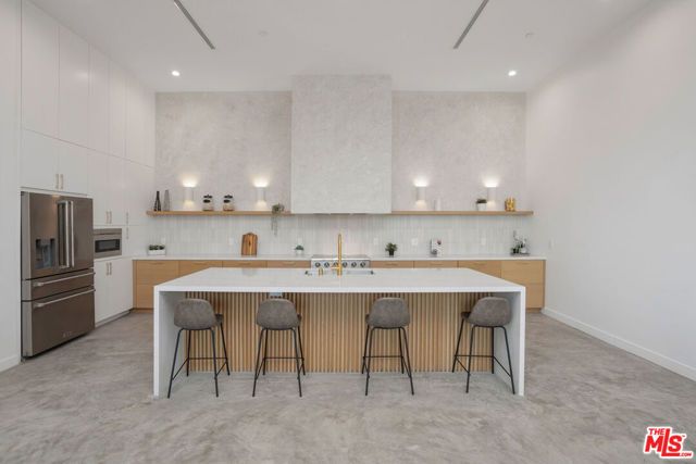3949 N Glenalbyn Drive, Los Angeles, CA 90065