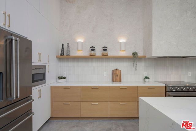 3949 N Glenalbyn Drive, Los Angeles, CA 90065