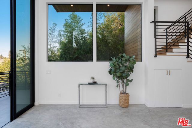 3949 N Glenalbyn Drive, Los Angeles, CA 90065