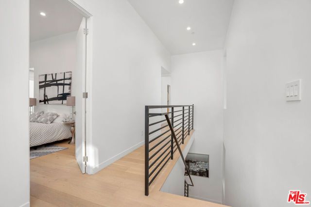 3949 N Glenalbyn Drive, Los Angeles, CA 90065