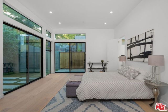 3949 N Glenalbyn Drive, Los Angeles, CA 90065