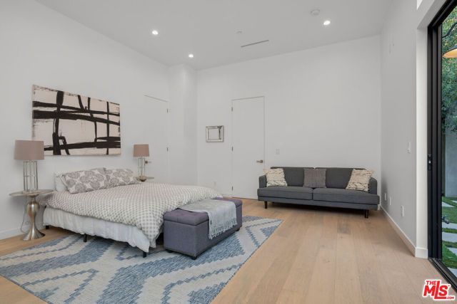 3949 N Glenalbyn Drive, Los Angeles, CA 90065