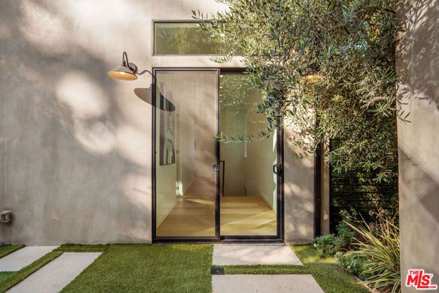 3949 N Glenalbyn Drive, Los Angeles, CA 90065