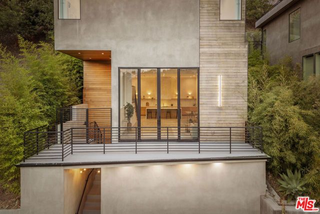 3949 N Glenalbyn Drive, Los Angeles, CA 90065