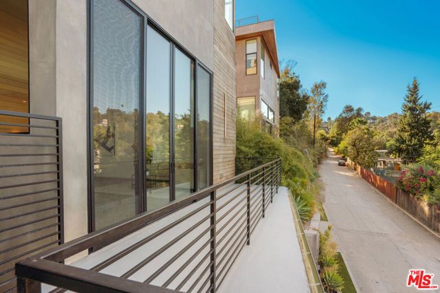 3949 N Glenalbyn Drive, Los Angeles, CA 90065