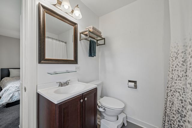 956 Bryn Mawr Avenue, Bartlett, IL 60103