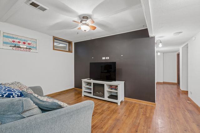 956 Bryn Mawr Avenue, Bartlett, IL 60103