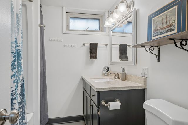 956 Bryn Mawr Avenue, Bartlett, IL 60103